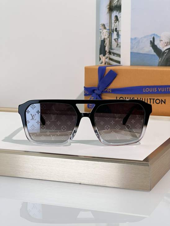 Picture of Louis Vuitton Sunglasses _SKUfw76706013fw